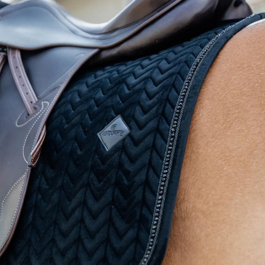 Velvet PEARLS Dressage Saddle Pad | Black