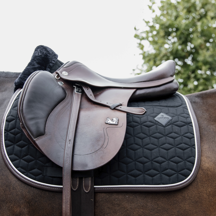 Skin Friendly Jumping Saddle Pad - Star Quilting | Black