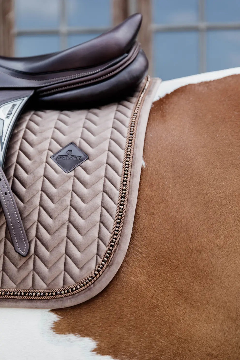 Velvet PEARLS Jumping Saddle Pad | Beige
