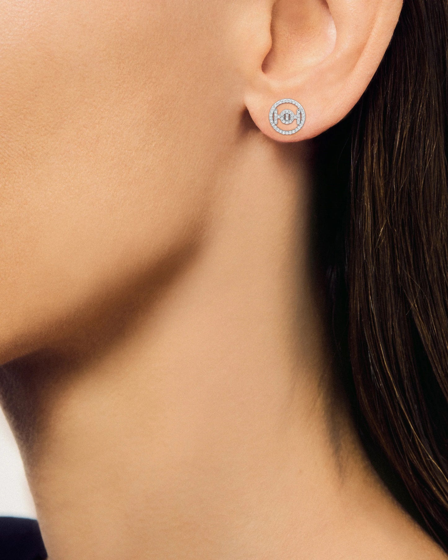 9k CHALLENGE Studs in White Gold
