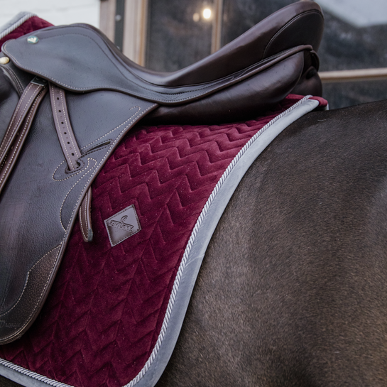 Velvet CONTRAST Dressage Saddle Pad | Bordeaux